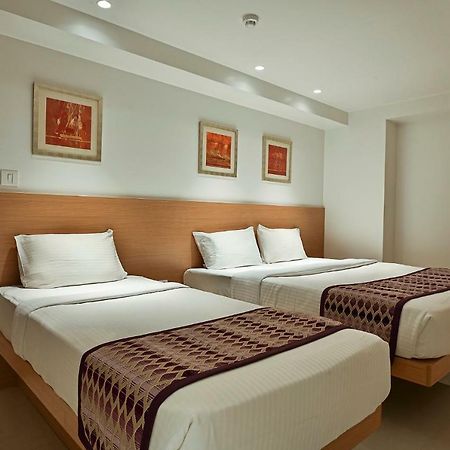 Hotel Leafio-Near Airport Bombay Eksteriør billede