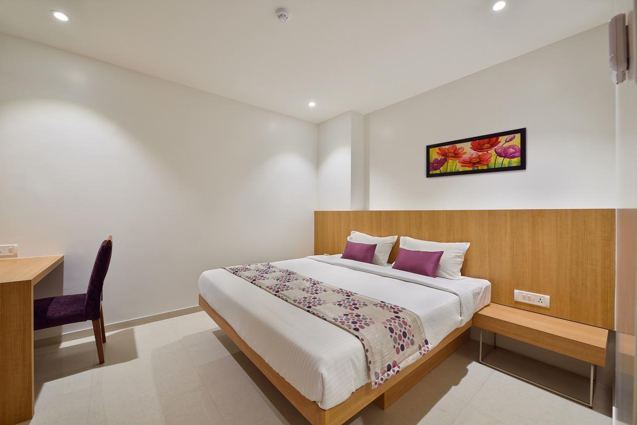 Hotel Leafio-Near Airport Bombay Eksteriør billede