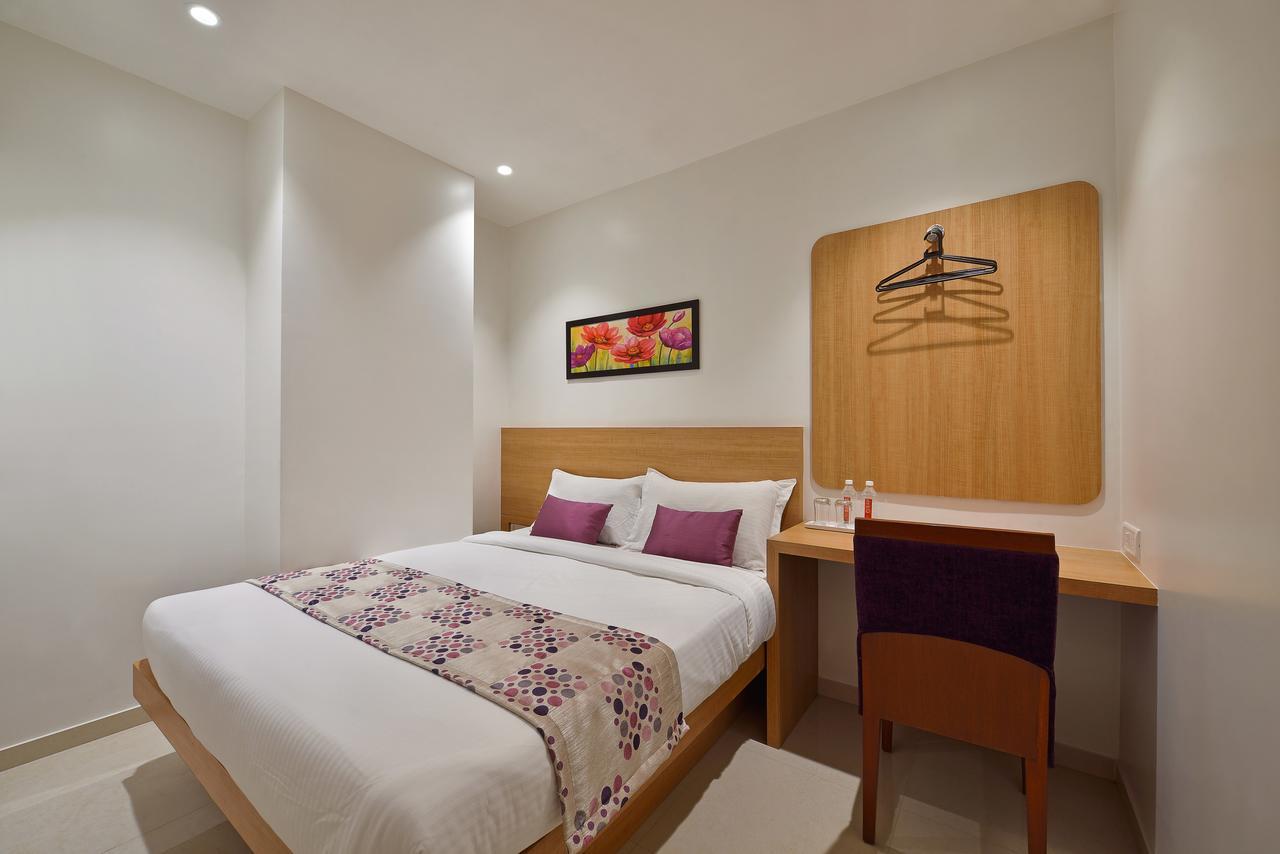 Hotel Leafio-Near Airport Bombay Eksteriør billede